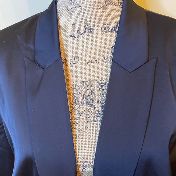 Blazer in Silky Shiny Black. - Picture 6 of 9